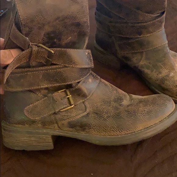 Brown distressed boots - Picture 3 of 3